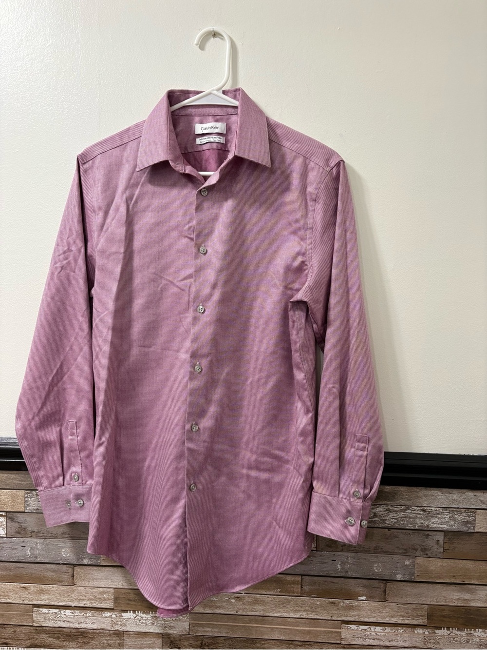 Calvin Klein Men's Long-Sleeve Dress Shirt - Dusty Pink Size Small 14.5” 32/33